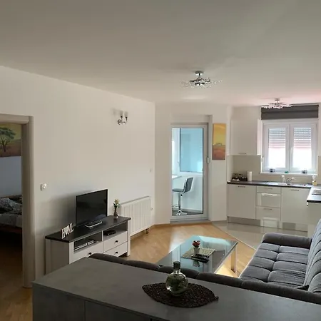 Bistrica Apartment *